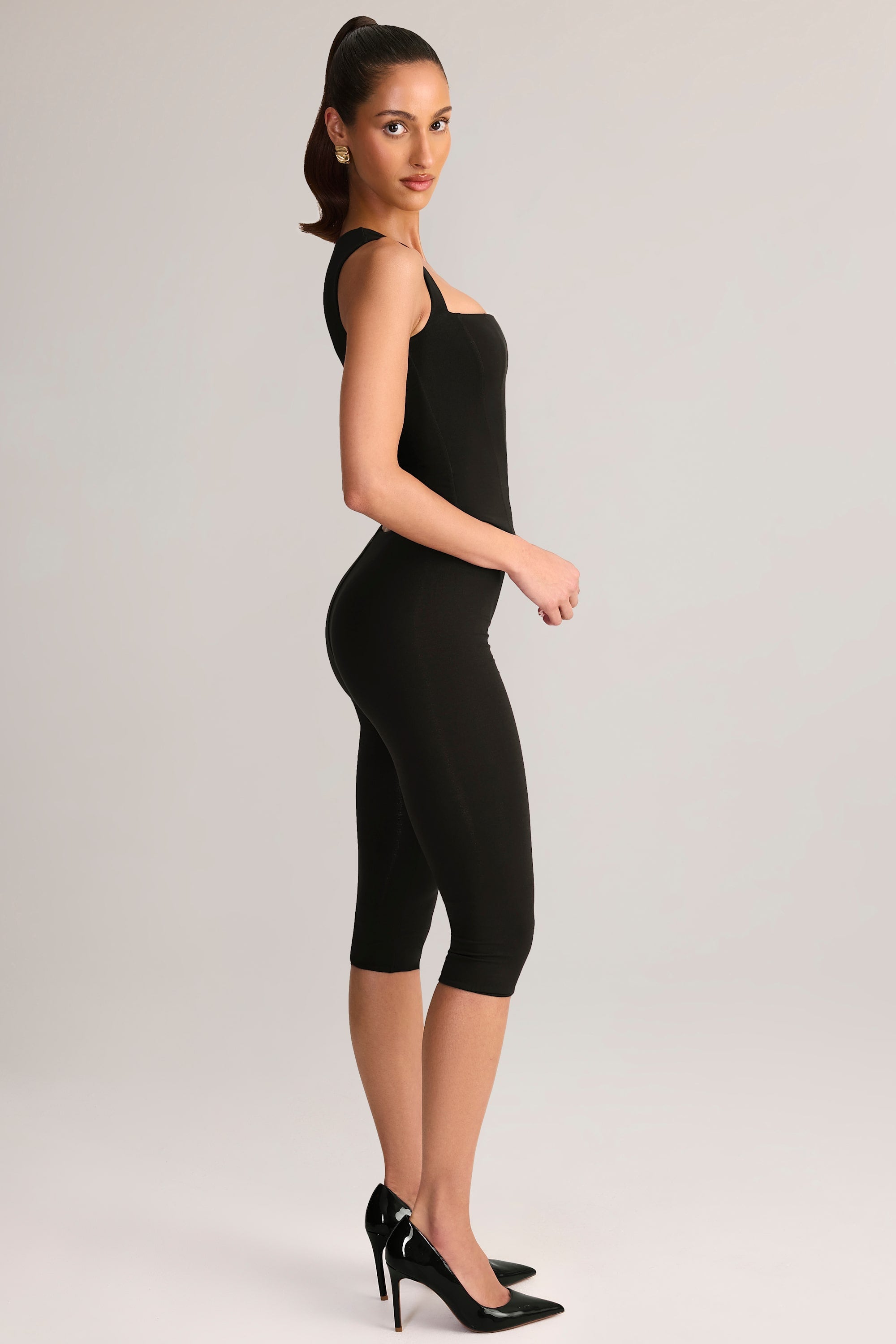 Modal Mid-Rise Capri Leggings in Black