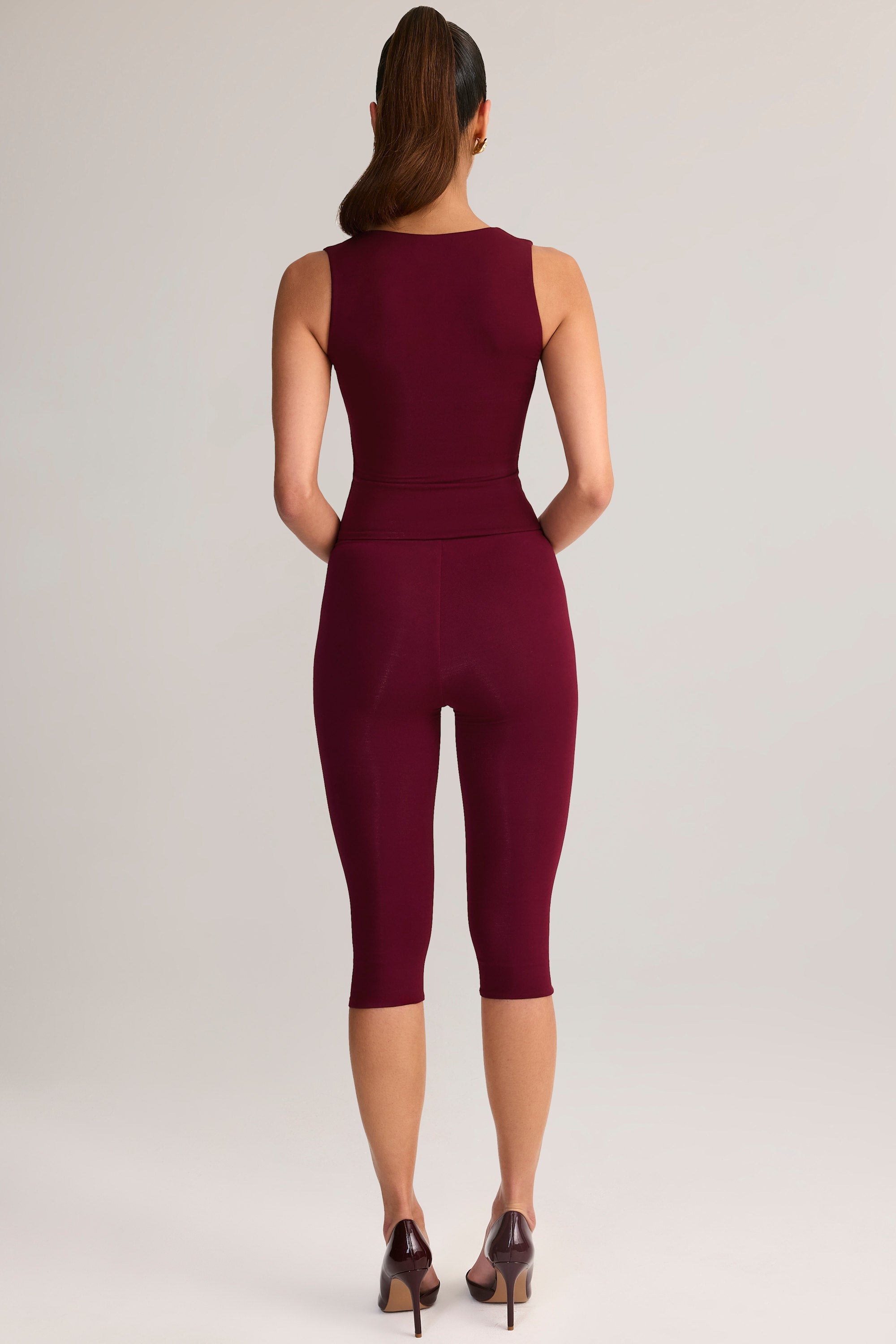 Modal Mid-Rise Capri Leggings in Wine